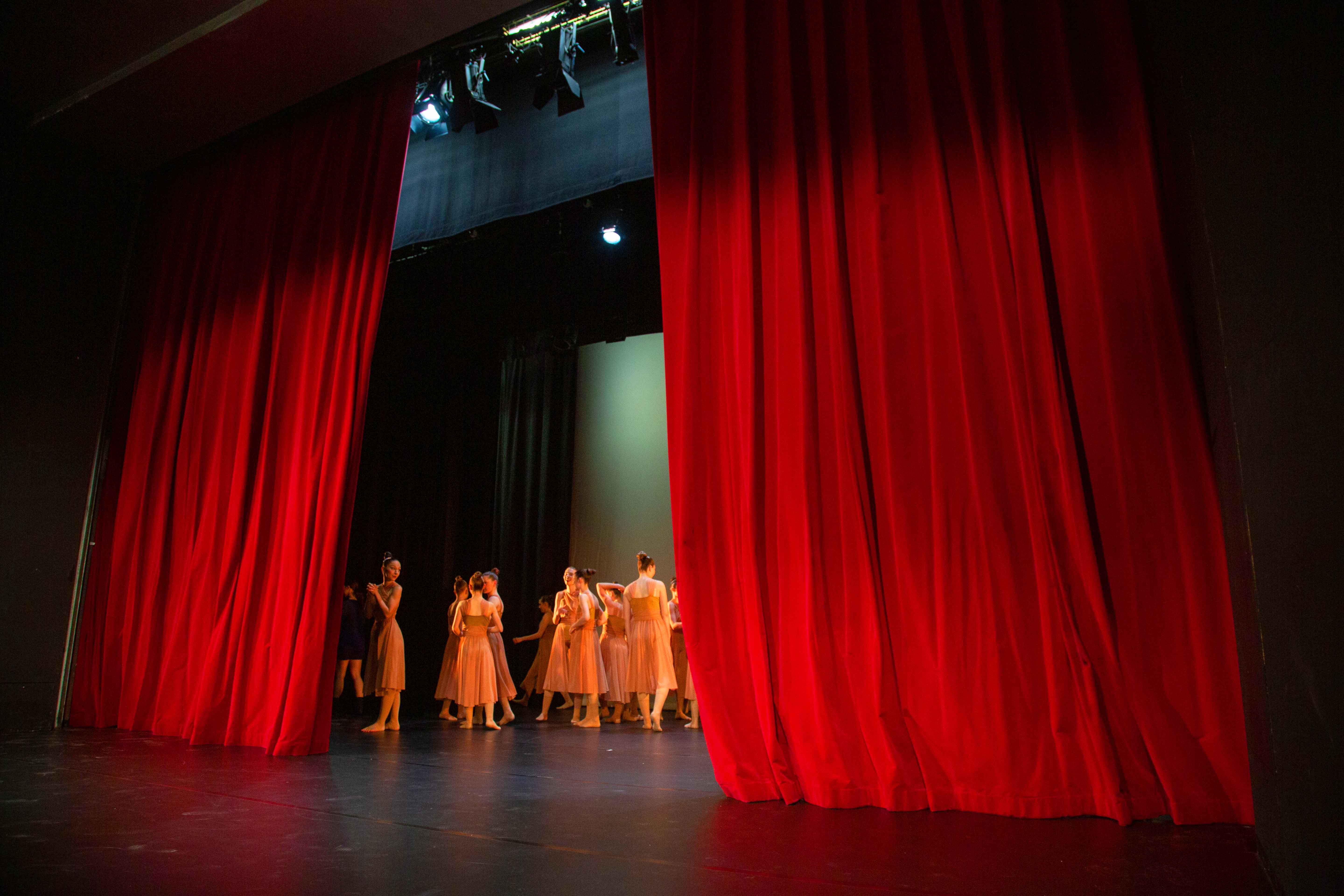 Lissy-G-Dance-YesWeCan-Barcelona-City-Ballet-Dance-Company-Emotion-TheaterAnsbach-web.jpg